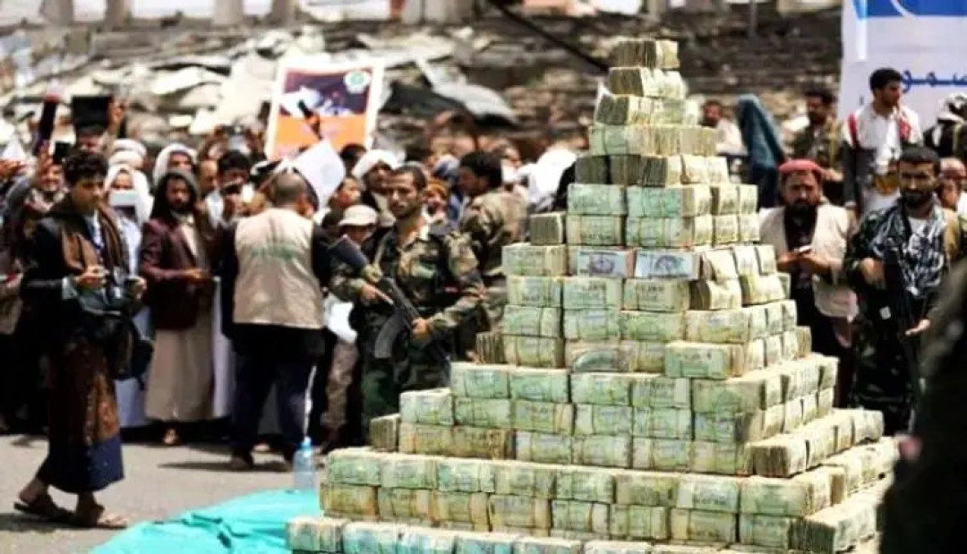 الحوثيون اثناء جمع الاموال من المواطنين( منصات التواصل)