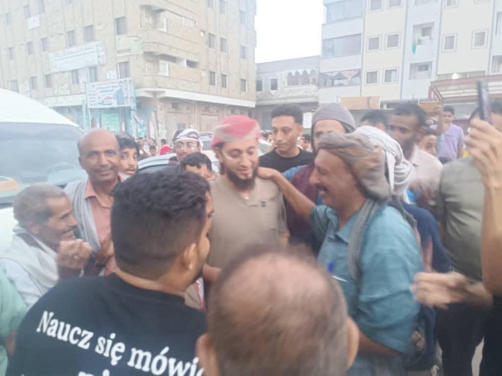 عدن: الإفراج عن الشيخ الكازمي والمحرمي يوجّه بالتحقيق
