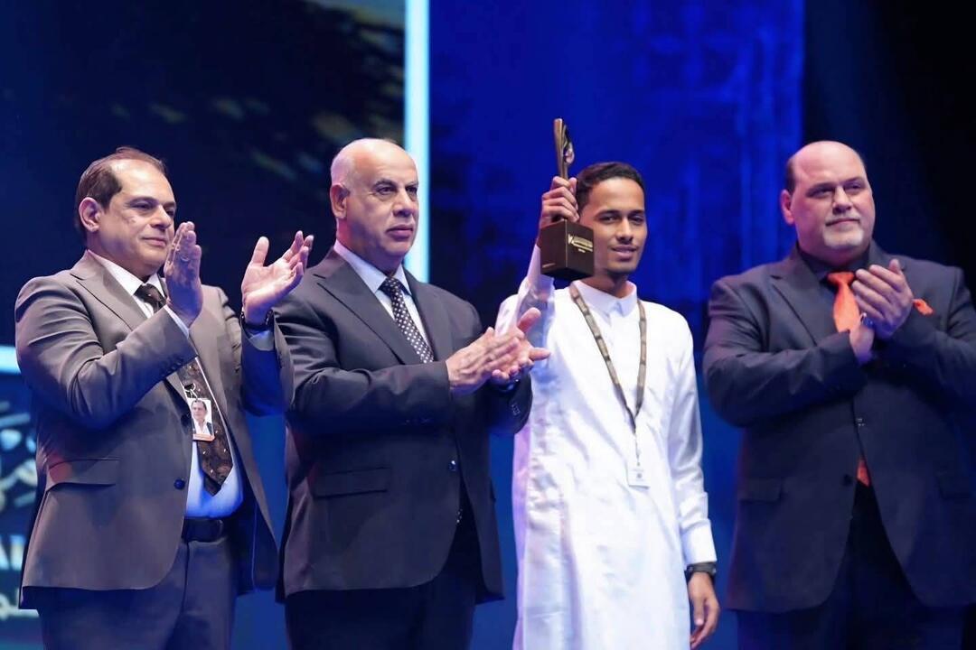 المخرج الشاب علوي السقاف المخرج الشاب علوي السقاف